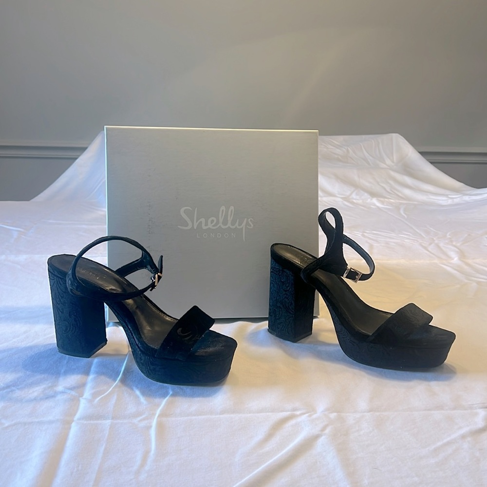 Black Velvet Platform Heels Shellys London Sz 8.5